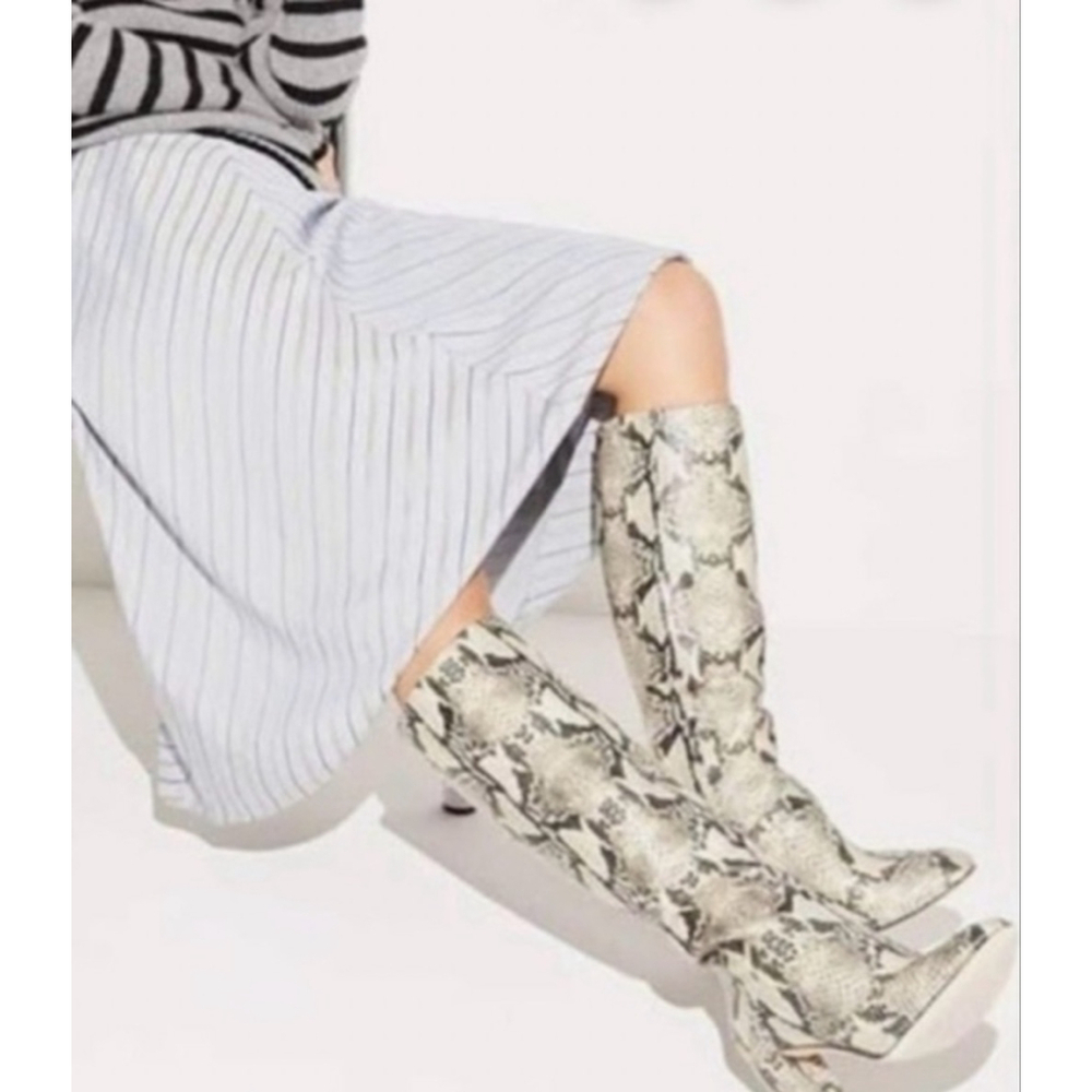 Cole Haan Snakeskin coastal Cowgirl Chic Mobwife Tall Chunky Heel Boots size 8.5 - Picture 2 of 10